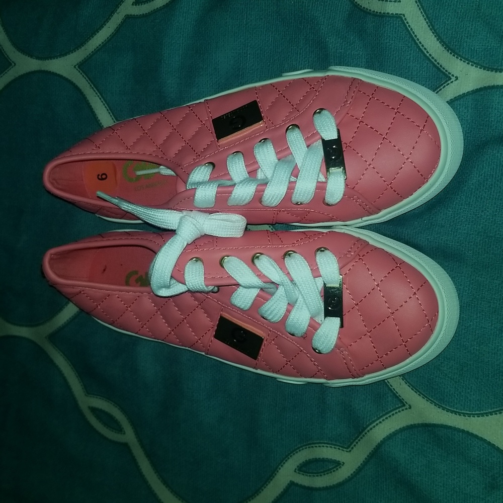 Women sneakers size 6M